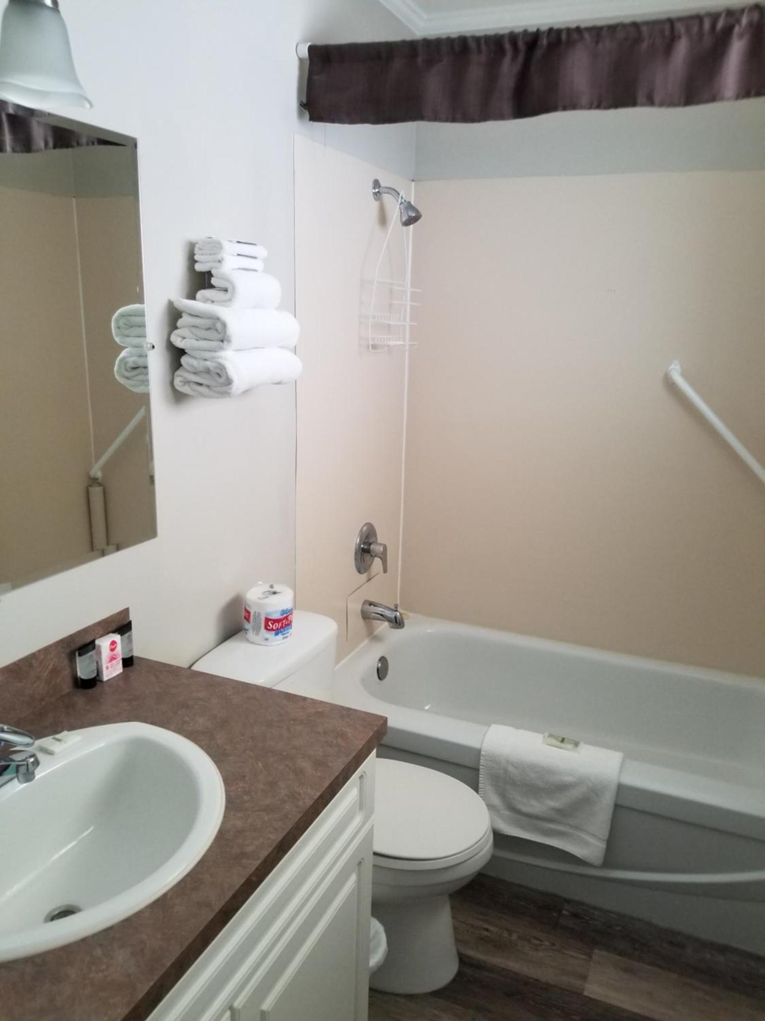 Osoyoos Lakeview Inn & Suites Ngoại thất bức ảnh